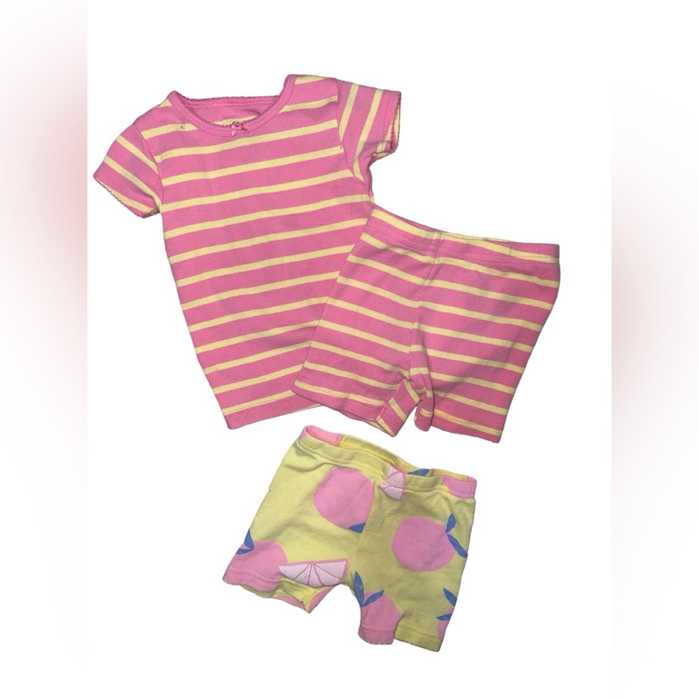 ☠️5/$20☠️CARTERS | STRIPED LEMON SHORT SLEEVE TOP WITH 2 PAIR OF SHORTS PJ SET